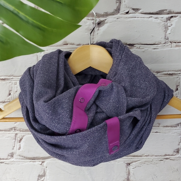 Lululemon Herringbone Black Grape Vinyasa Scarf